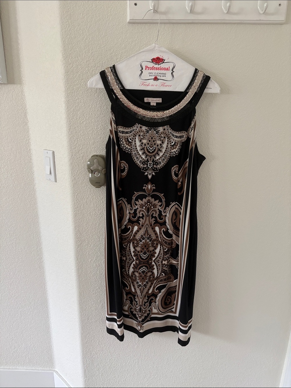 Dress Barn Black Sleeveless Midi Dress with Taupe & Cream Pattern